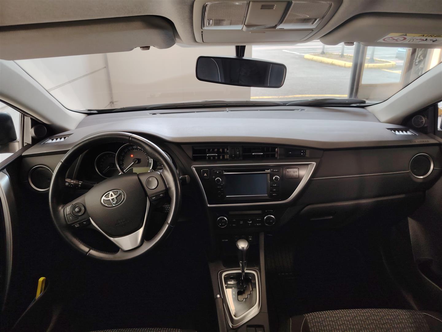 TOYOTA AURIS 2015