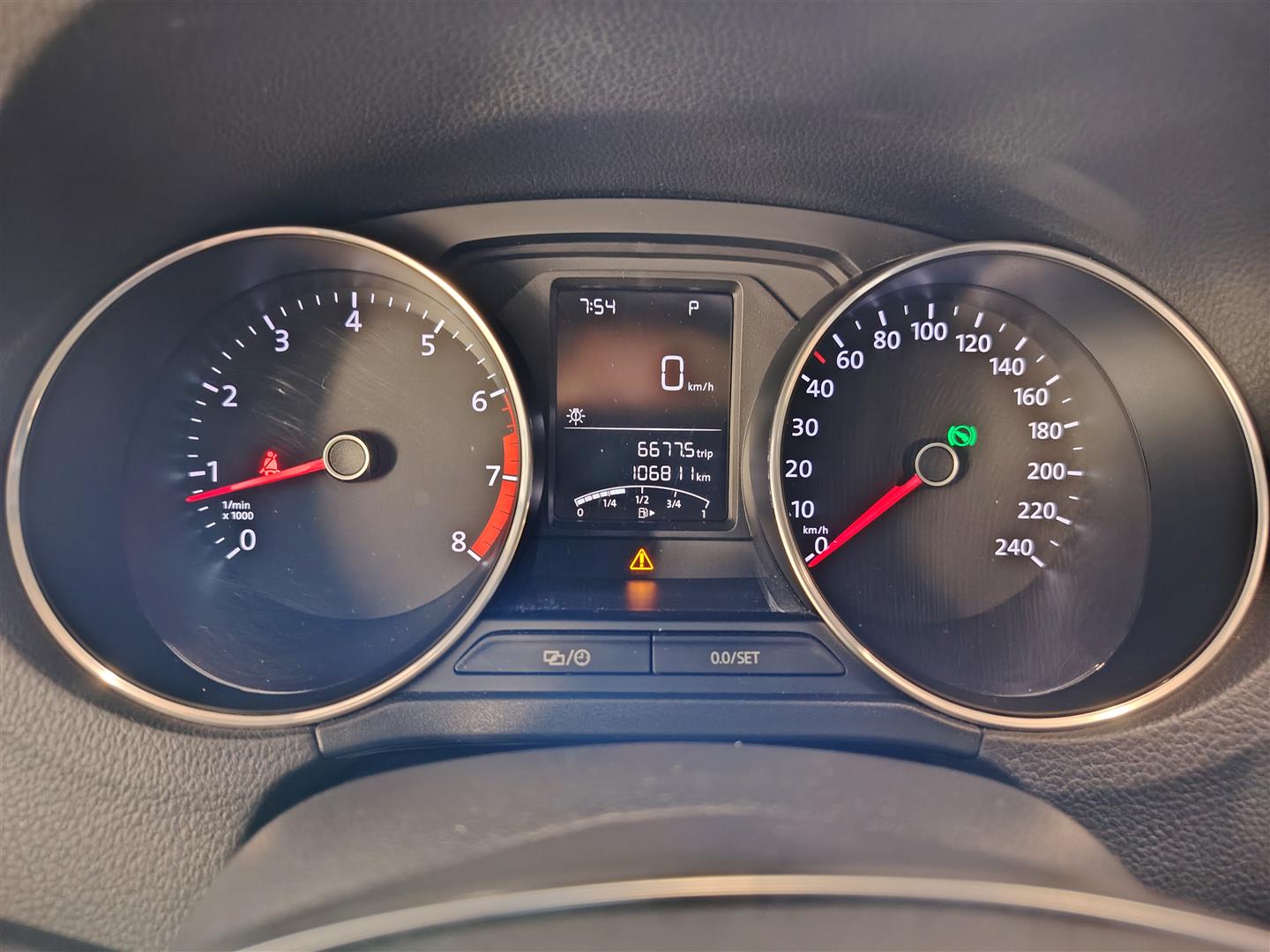 VOLKSWAGEN POLO 2016