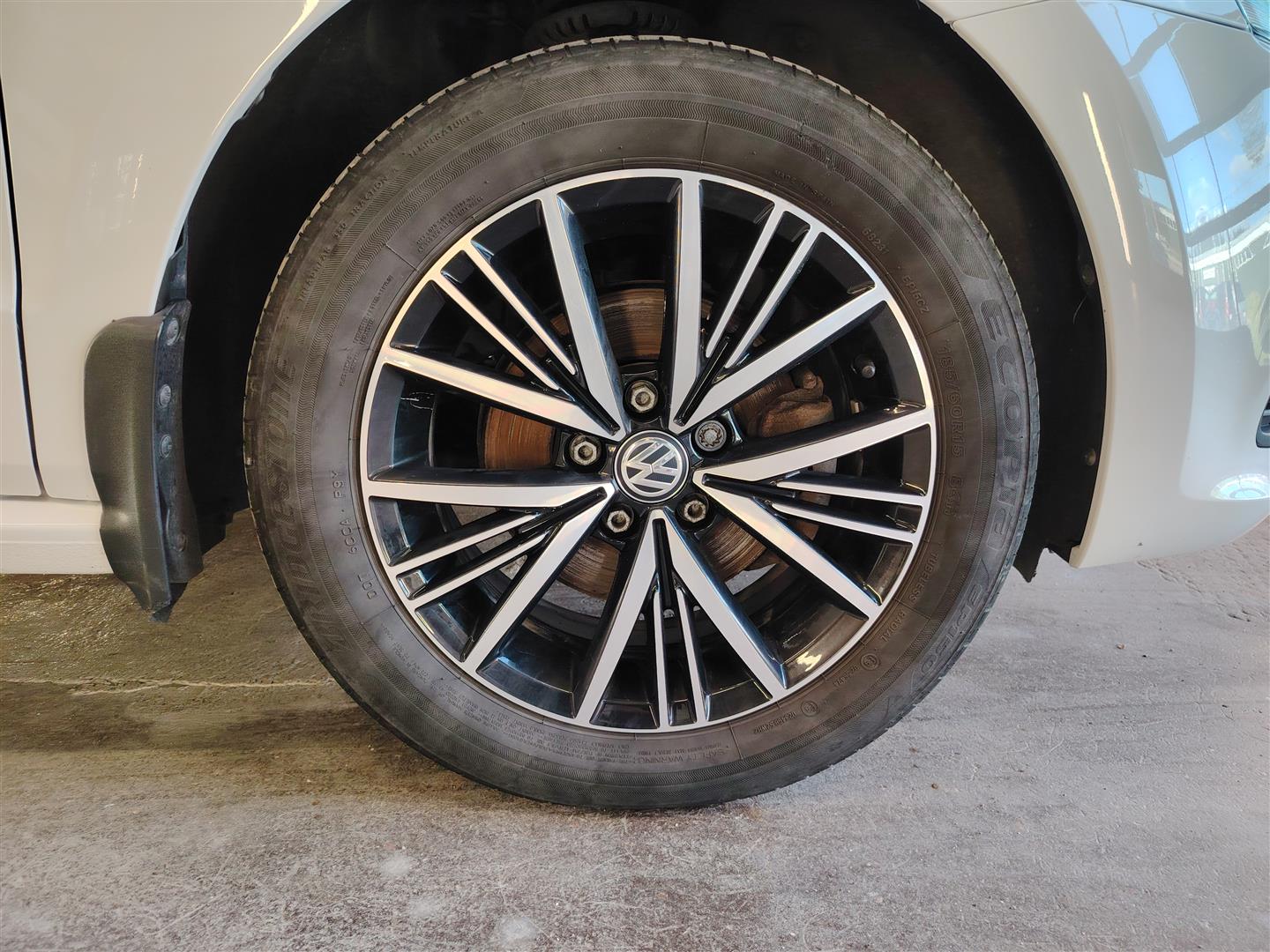 VOLKSWAGEN POLO 2016