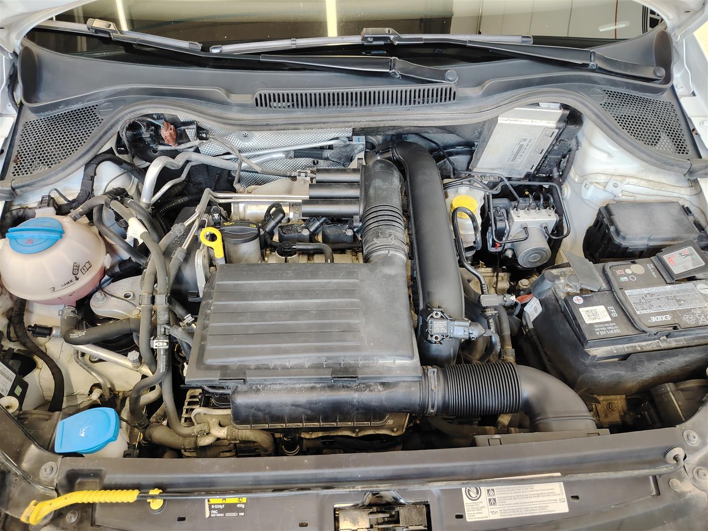 VOLKSWAGEN POLO 2016