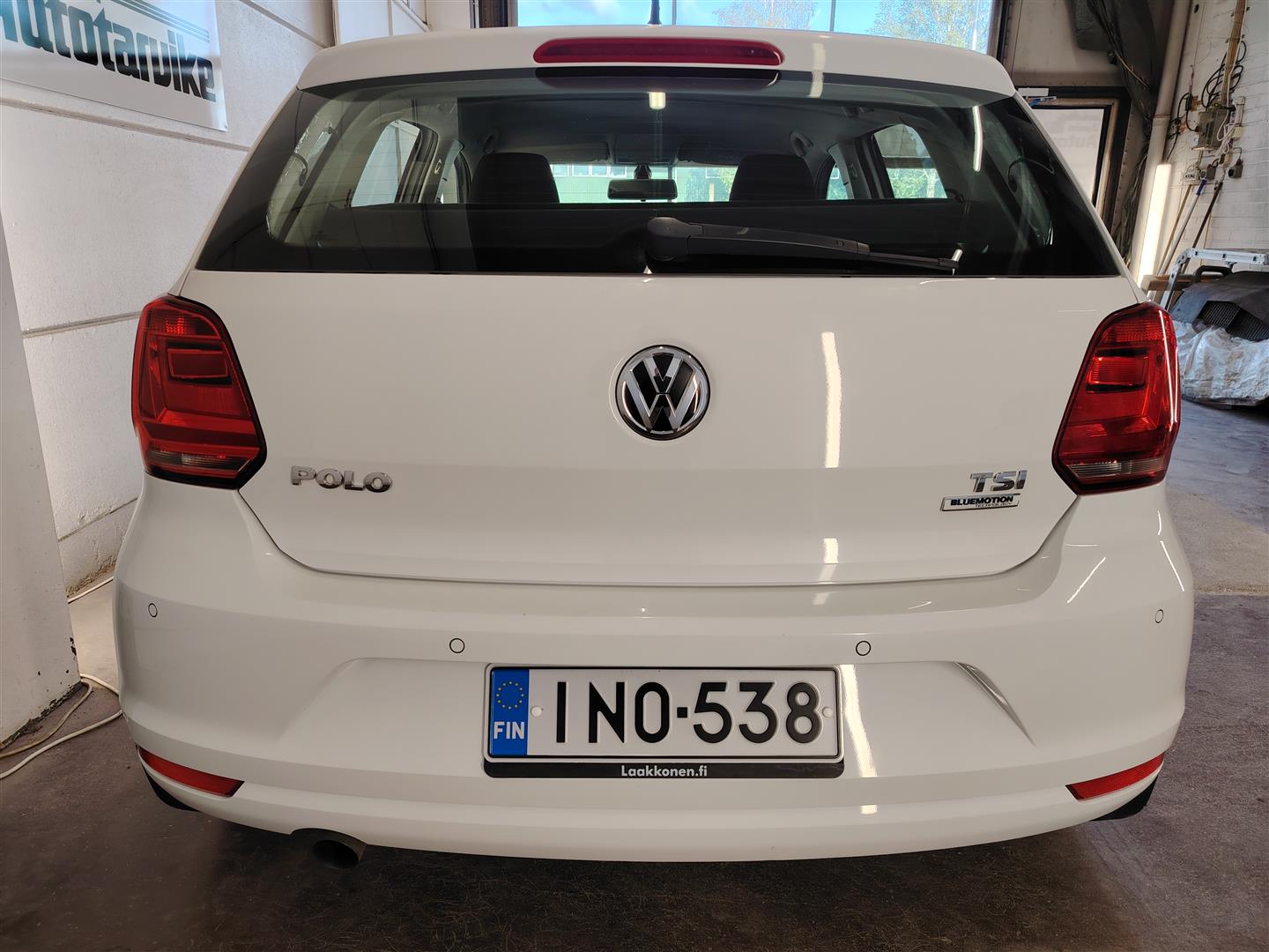 VOLKSWAGEN POLO 2016