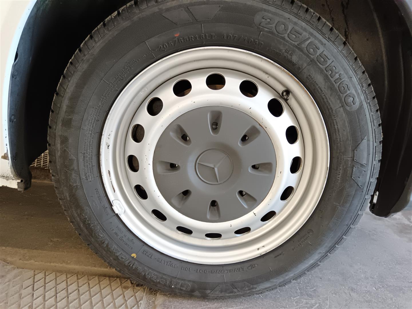 MERCEDES-BENZ VITO 2011