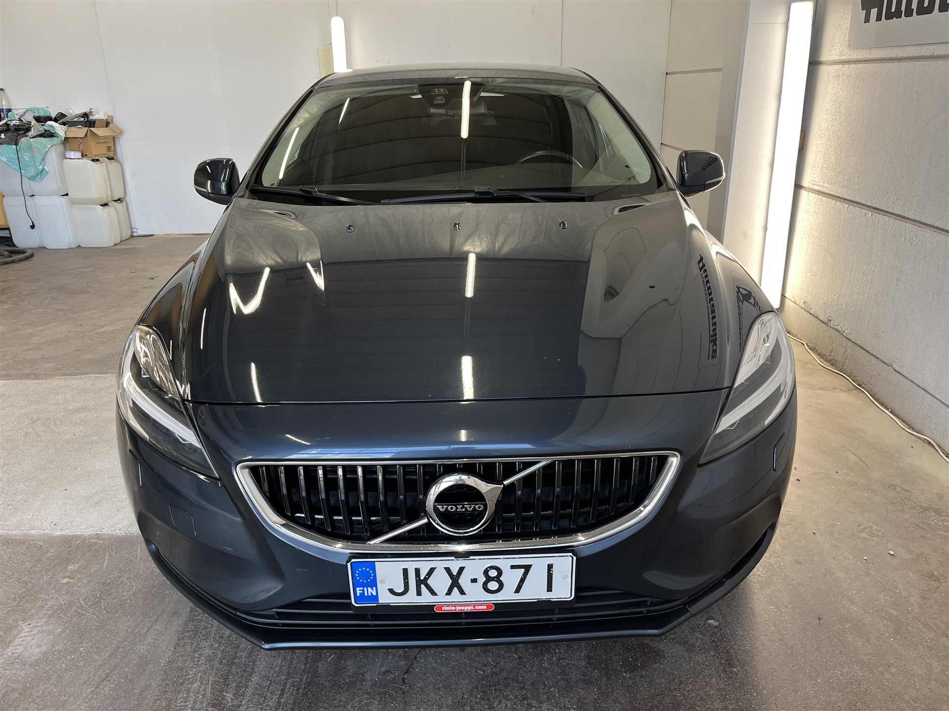VOLVO V40 2018