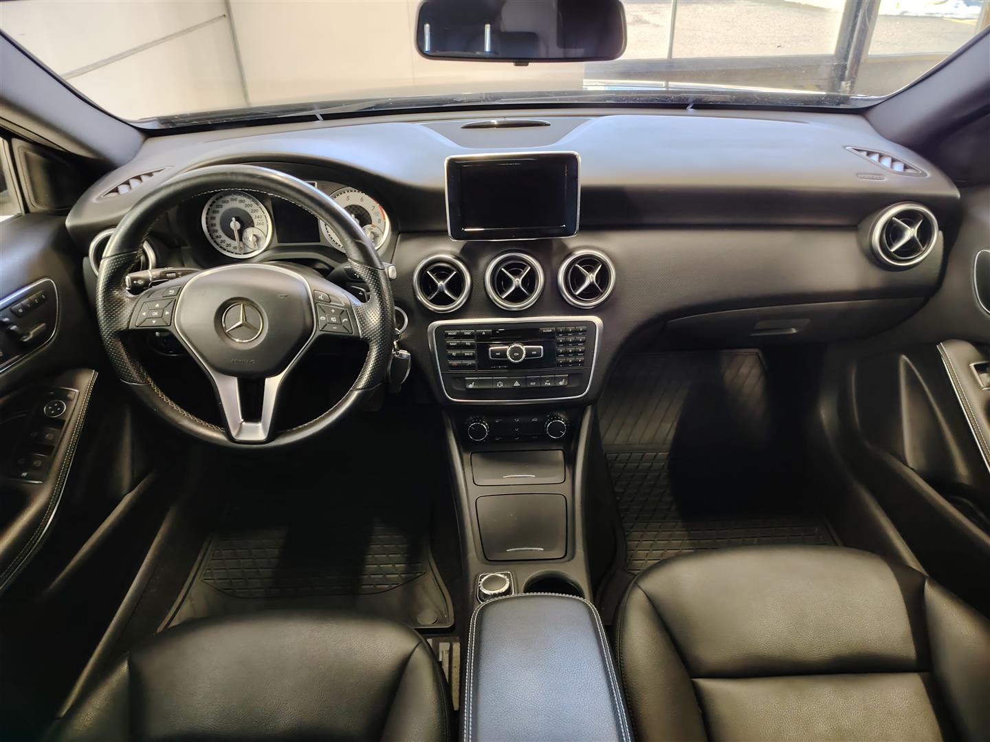 MERCEDES-BENZ A 2013