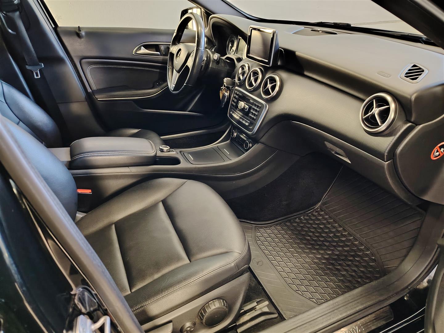 MERCEDES-BENZ A 2013