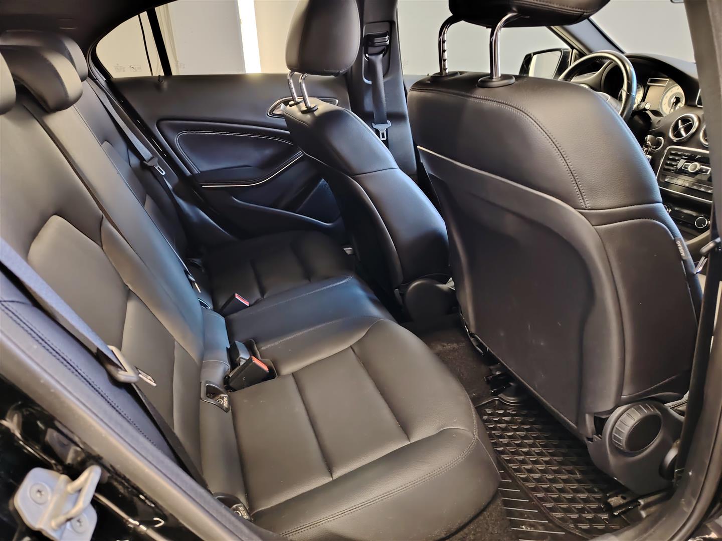 MERCEDES-BENZ A 2013