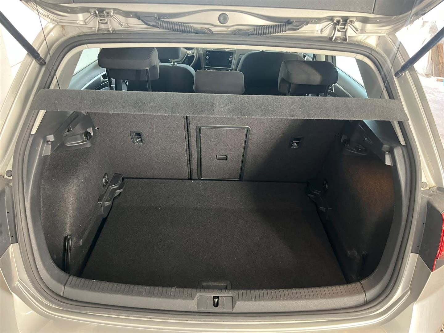 VOLKSWAGEN GOLF 2019