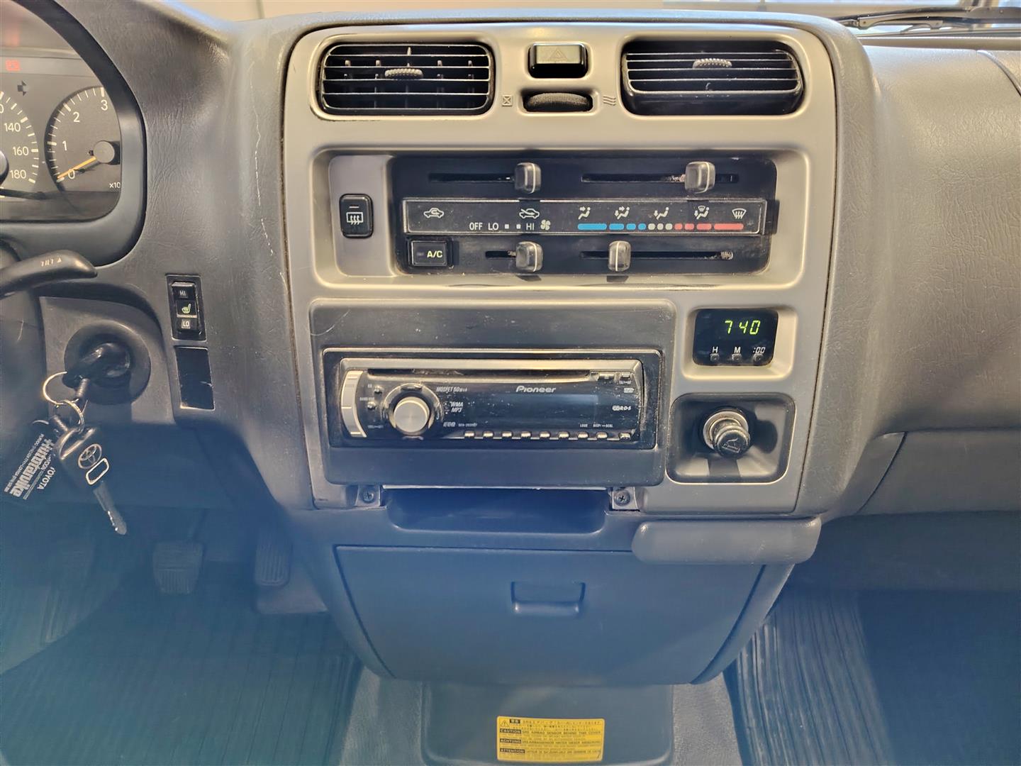 TOYOTA HIACE 2008