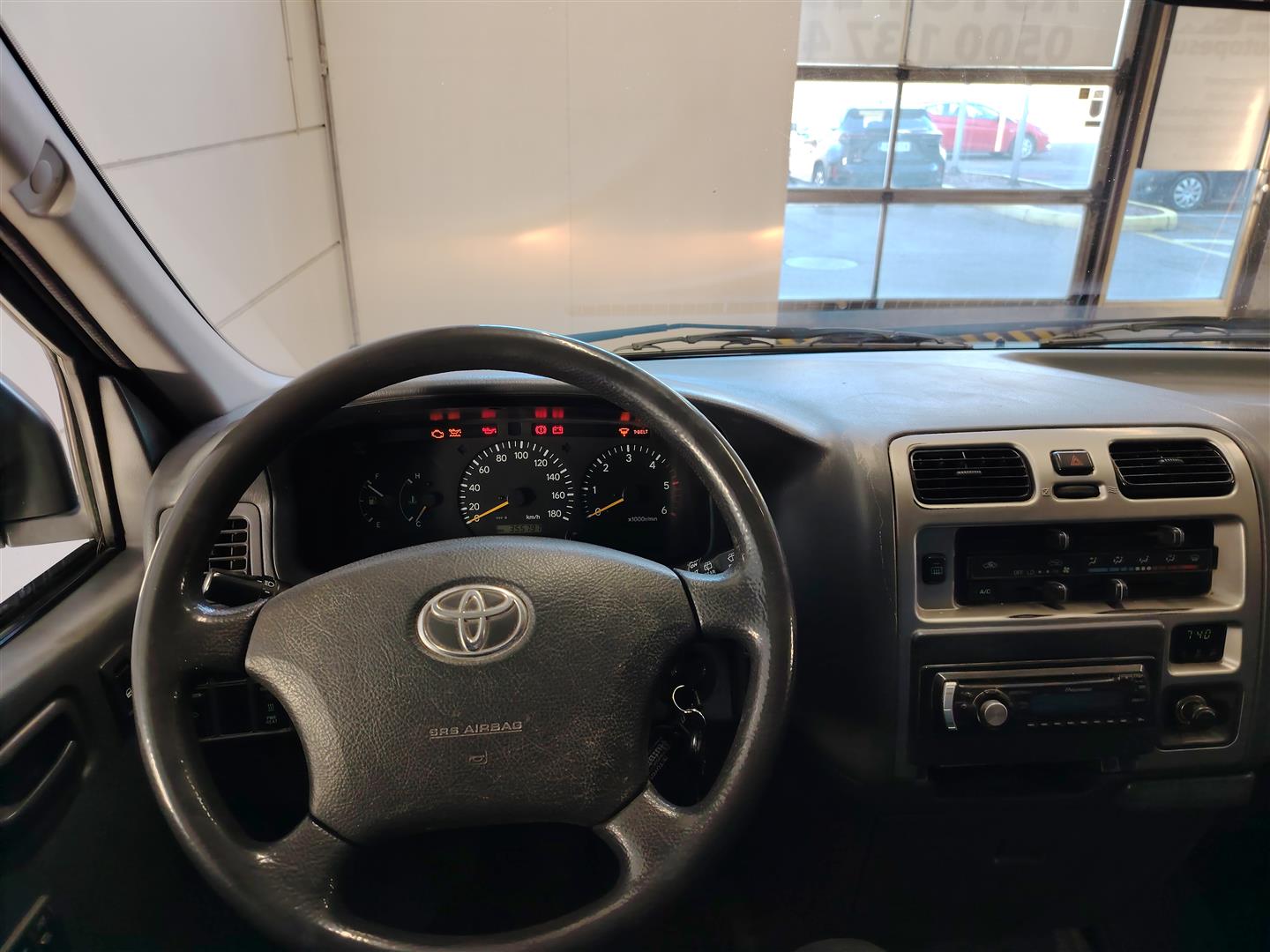 TOYOTA HIACE 2008