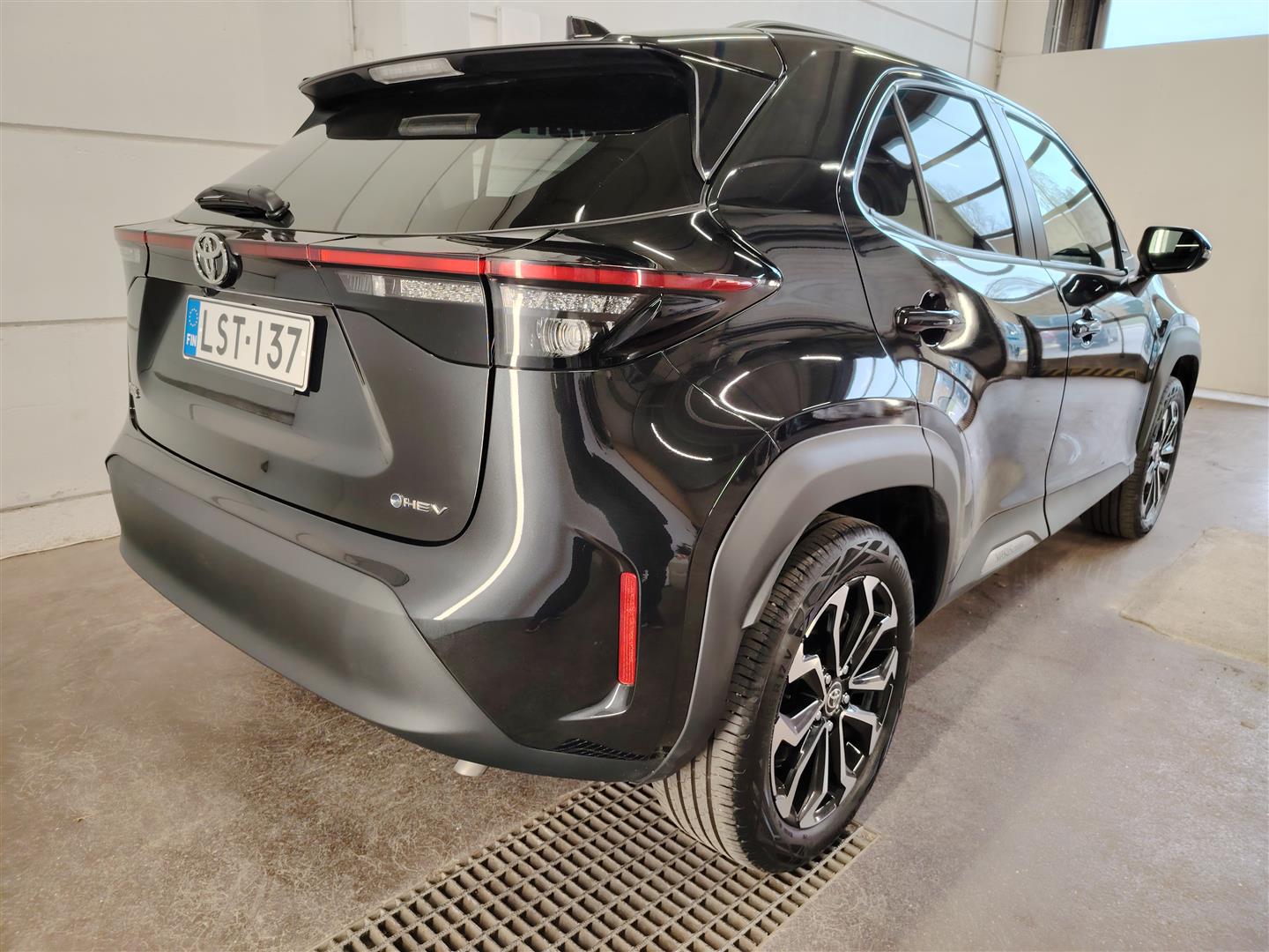 TOYOTA Yaris Cross 2024