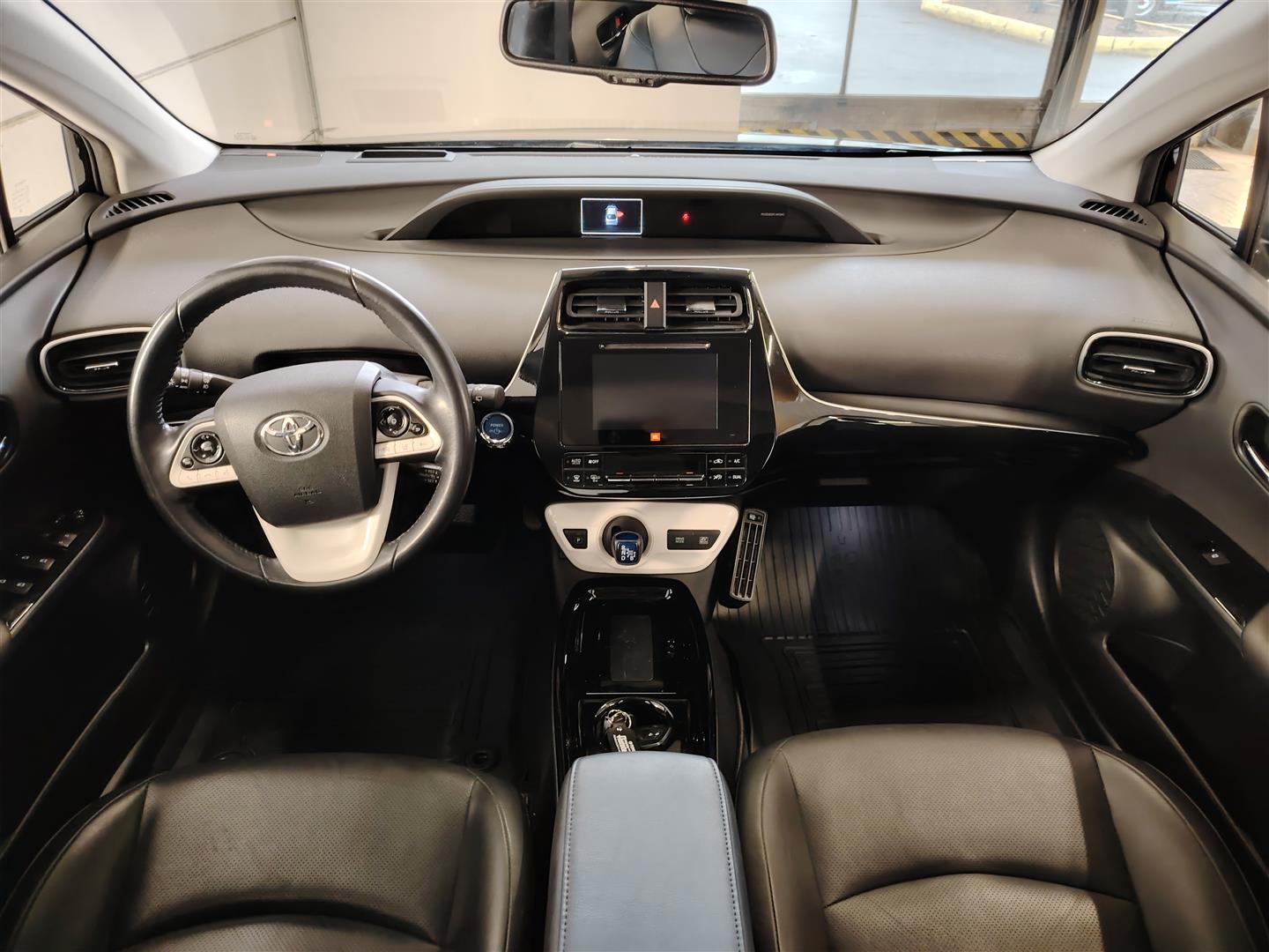TOYOTA PRIUS 2018