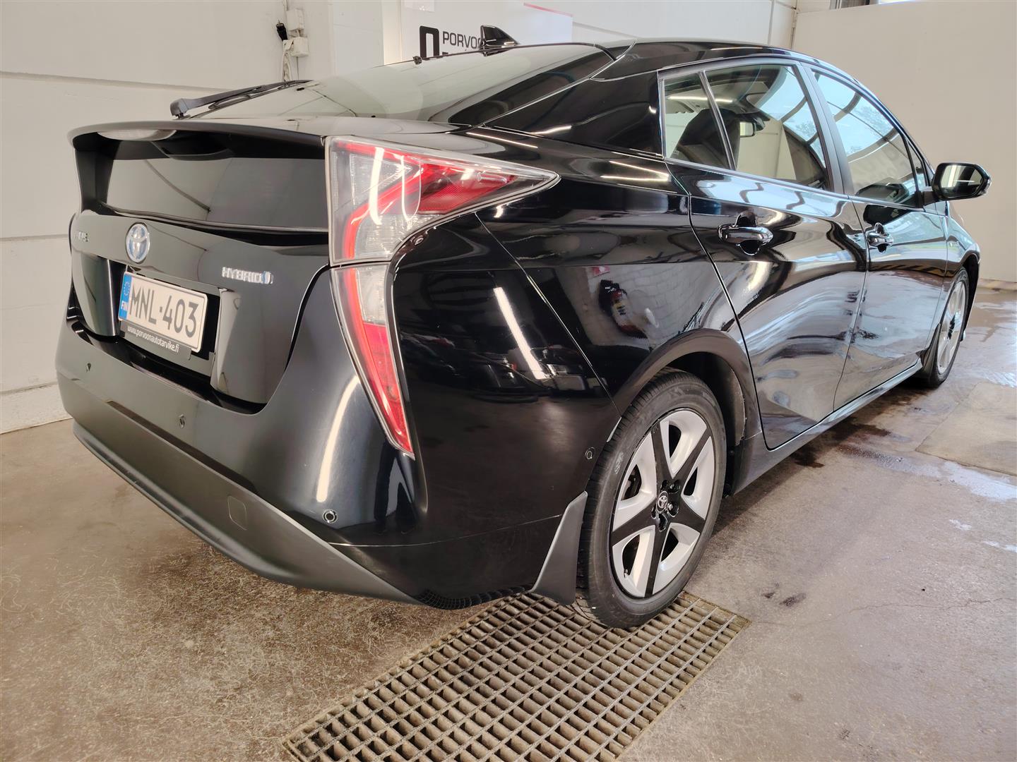 TOYOTA PRIUS 2018