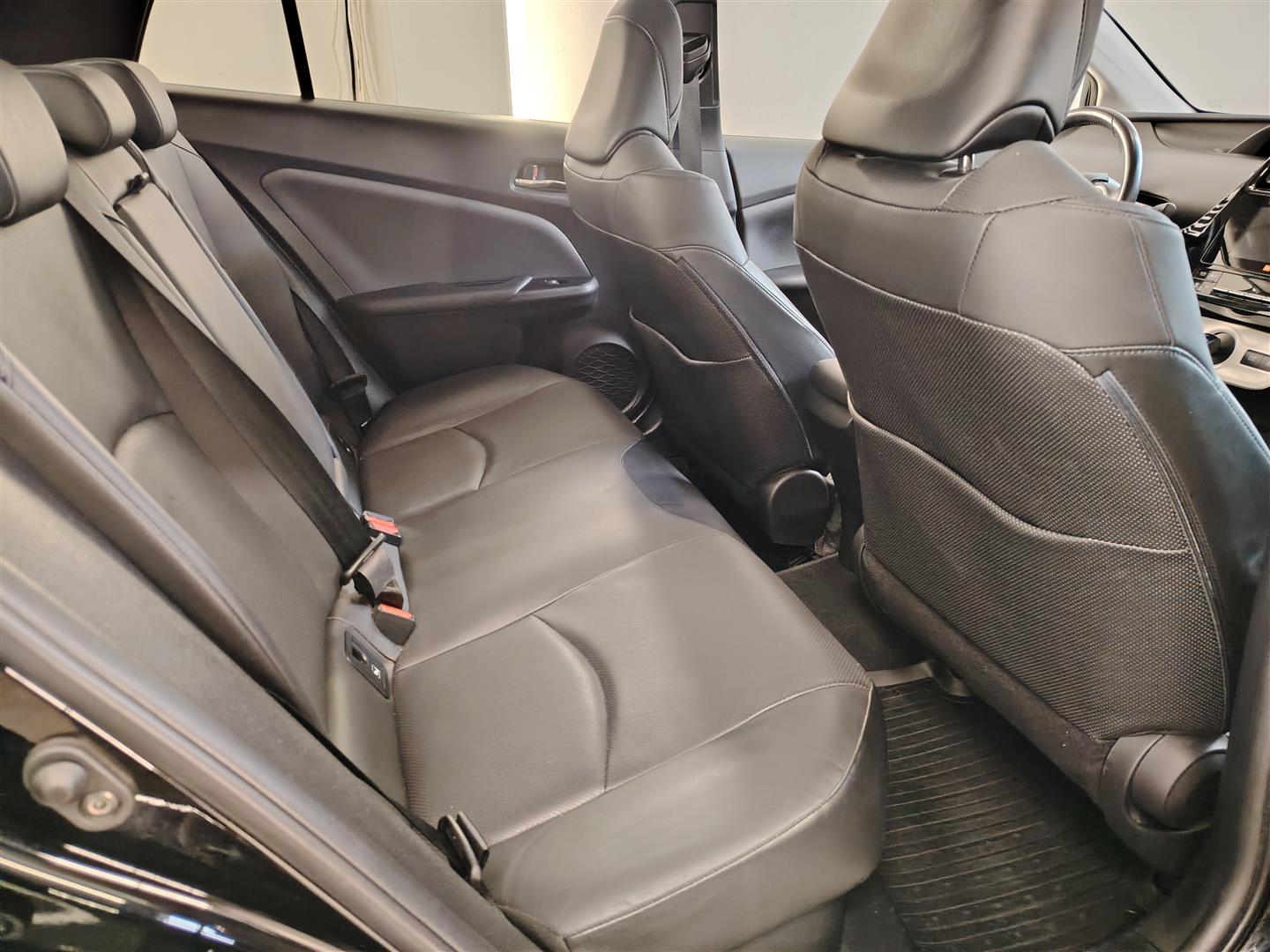 TOYOTA PRIUS 2018