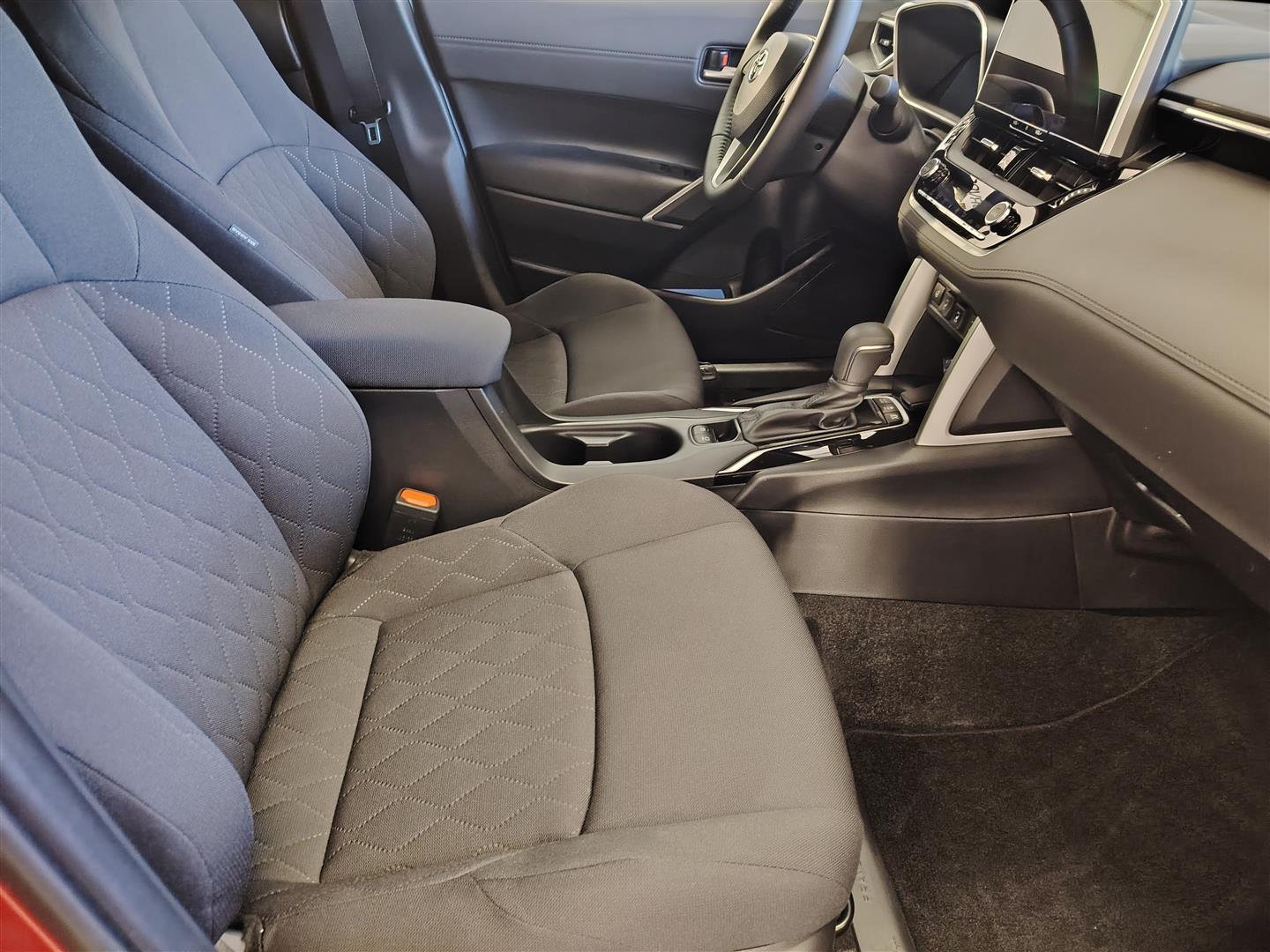 TOYOTA Corolla Cross 2024