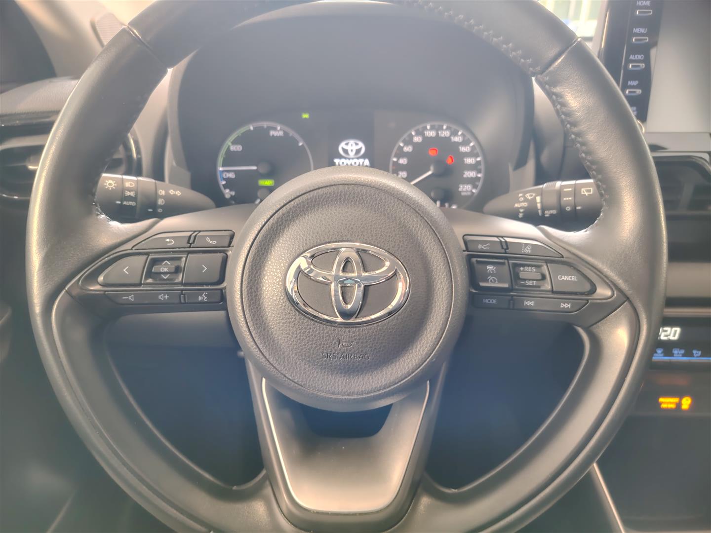 TOYOTA YARIS 2023