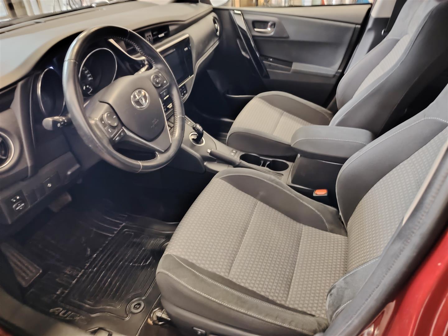 TOYOTA AURIS 2019