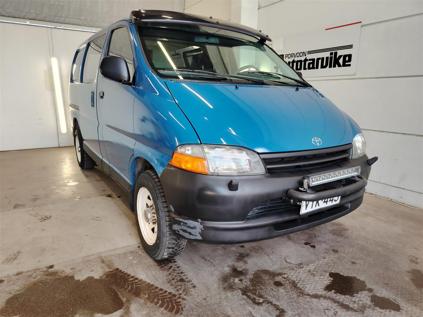 TOYOTA HIACE 2001
