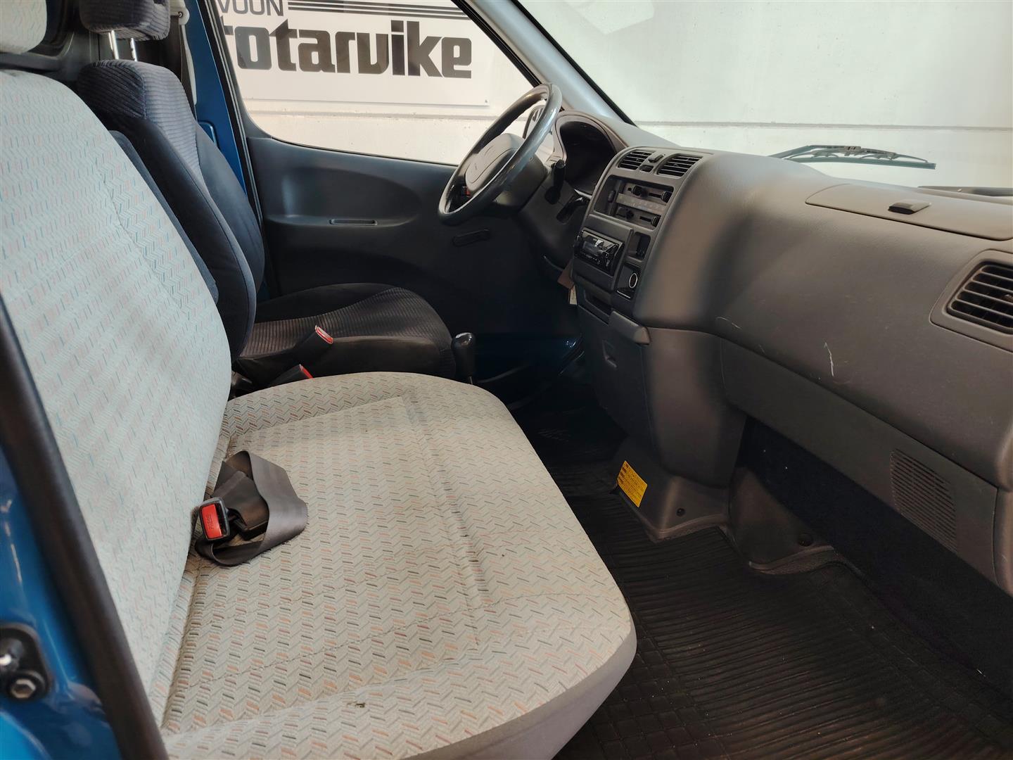 TOYOTA HIACE 2001