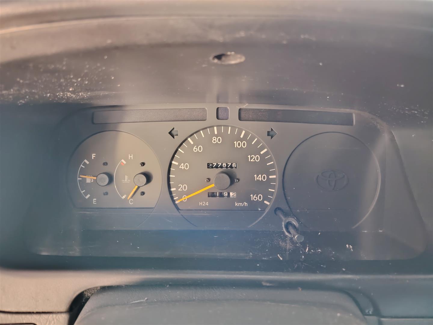 TOYOTA HIACE 2001