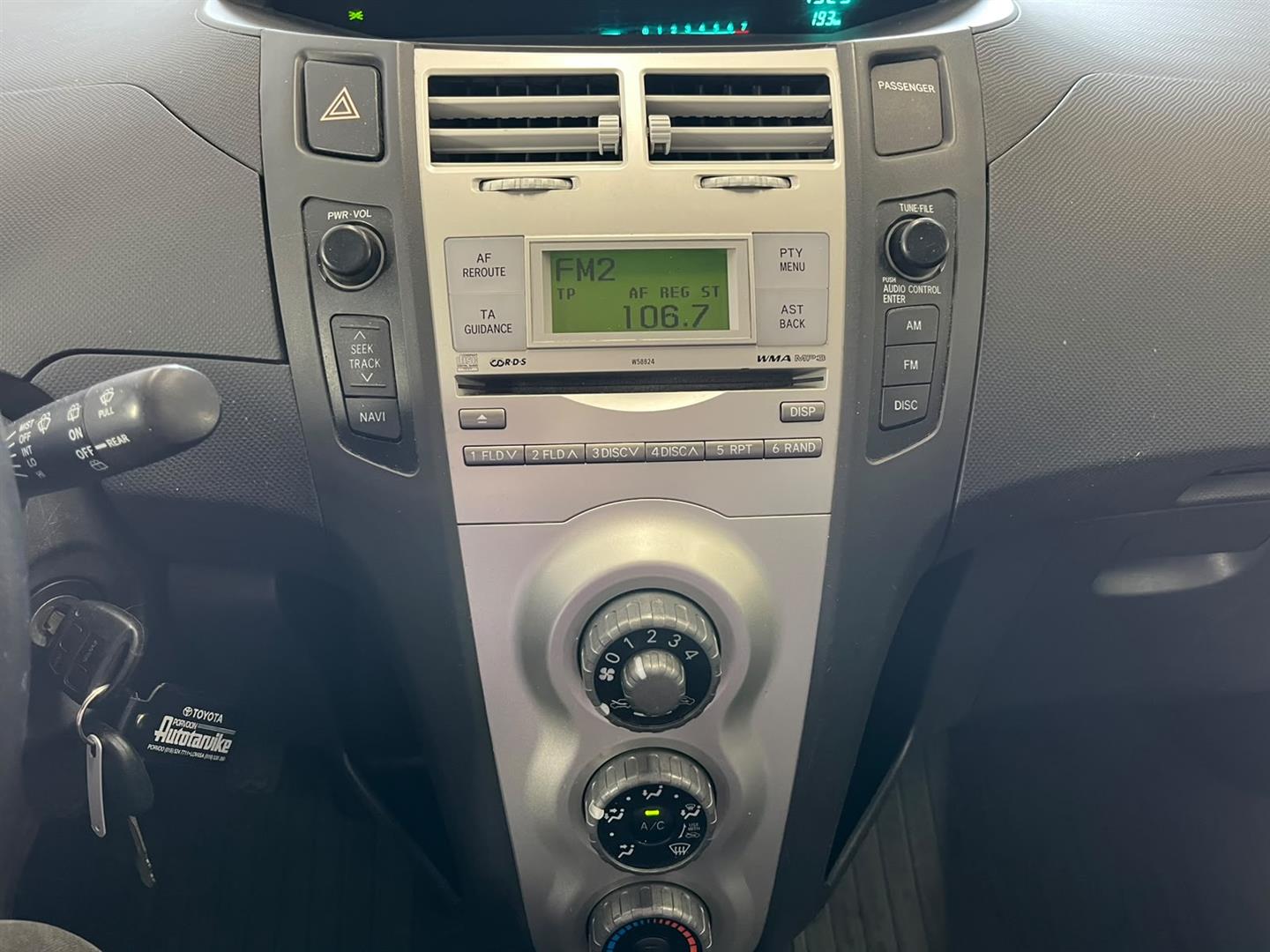 TOYOTA YARIS 2008