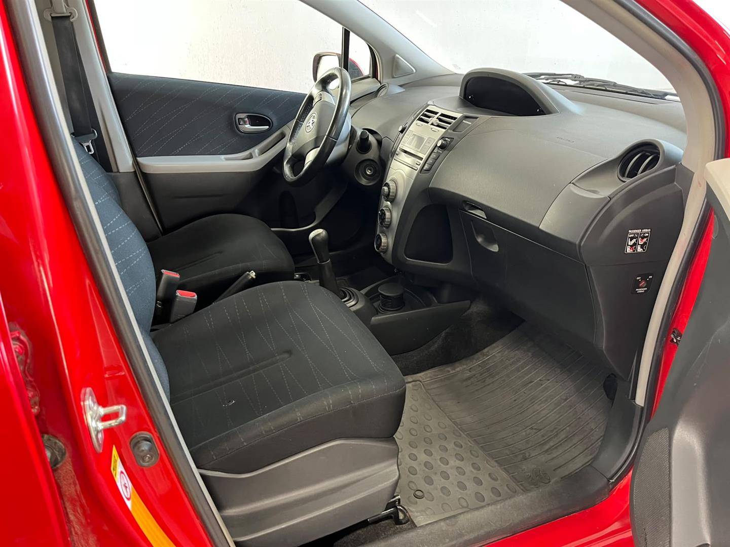 TOYOTA YARIS 2008