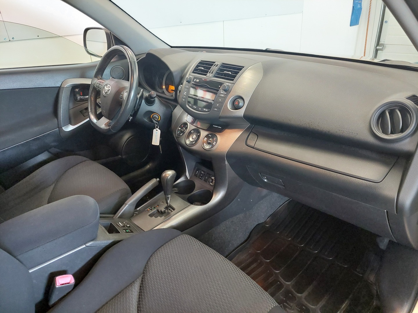 TOYOTA RAV4 12