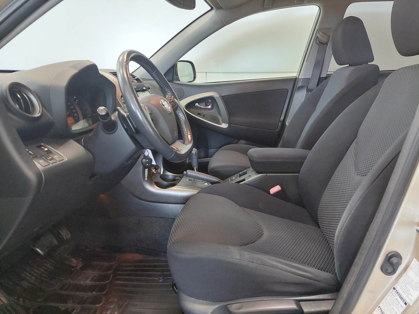 TOYOTA RAV4 14