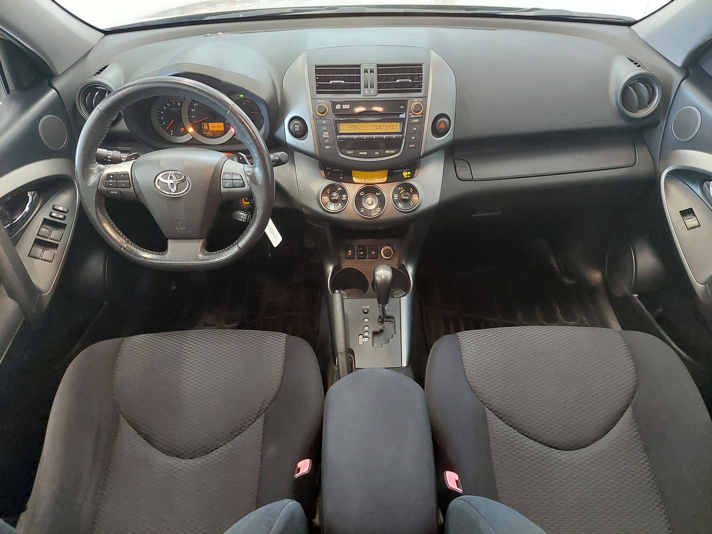 TOYOTA RAV4 7
