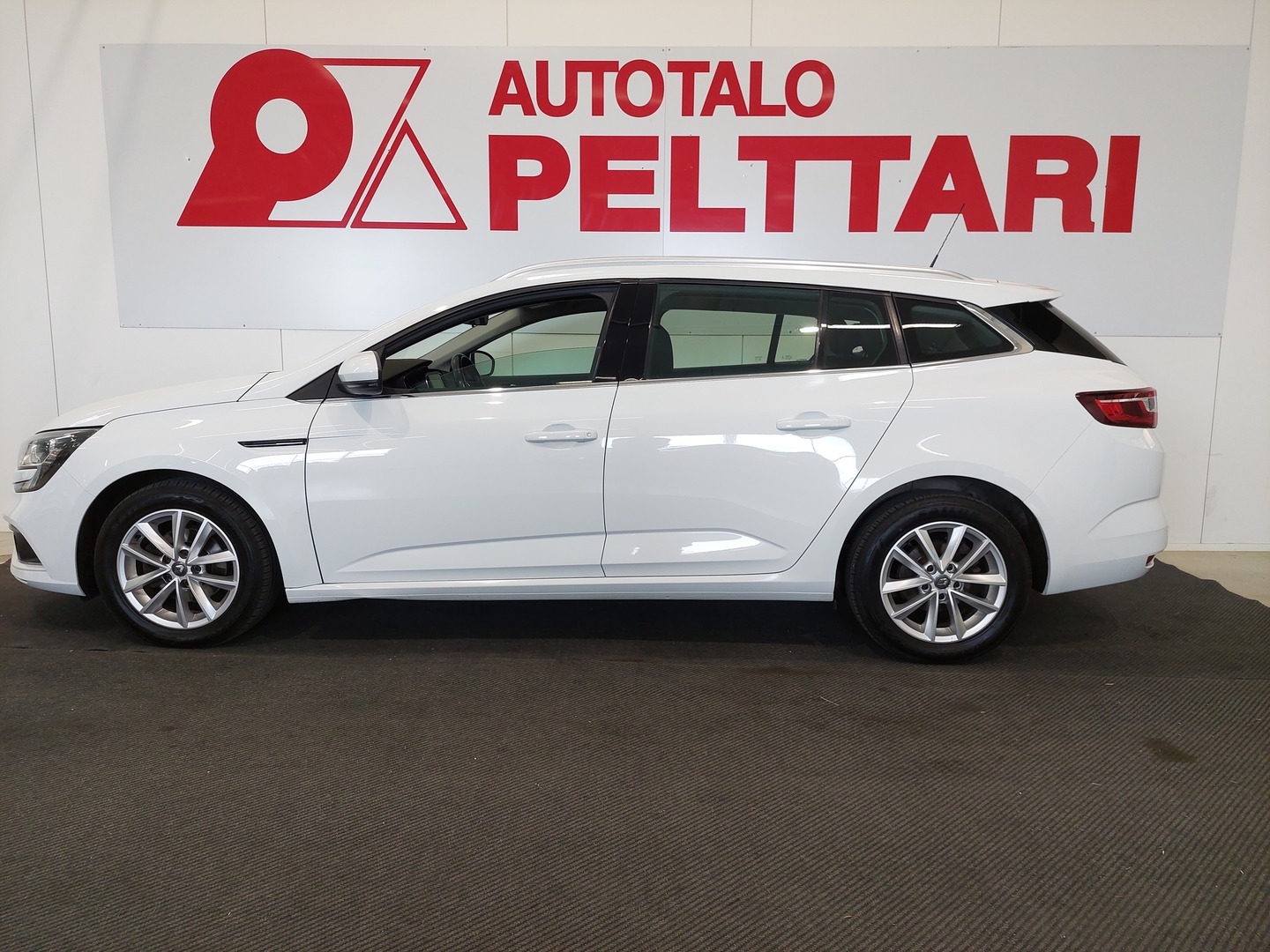 RENAULT Megane 5