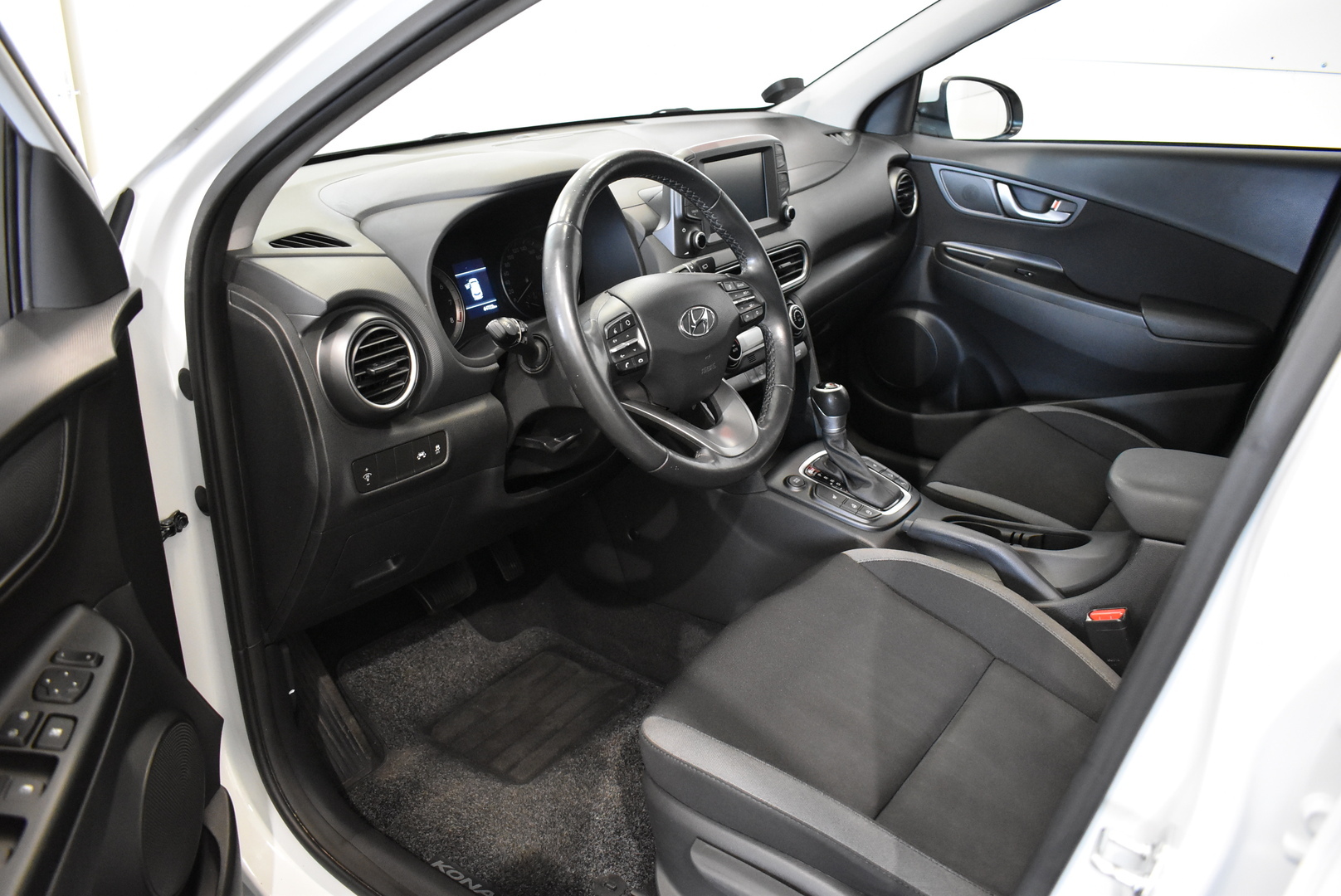 HYUNDAI KONA 10