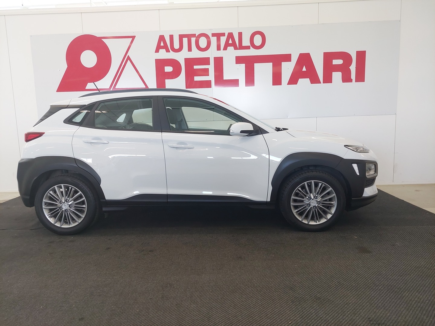 HYUNDAI KONA 4