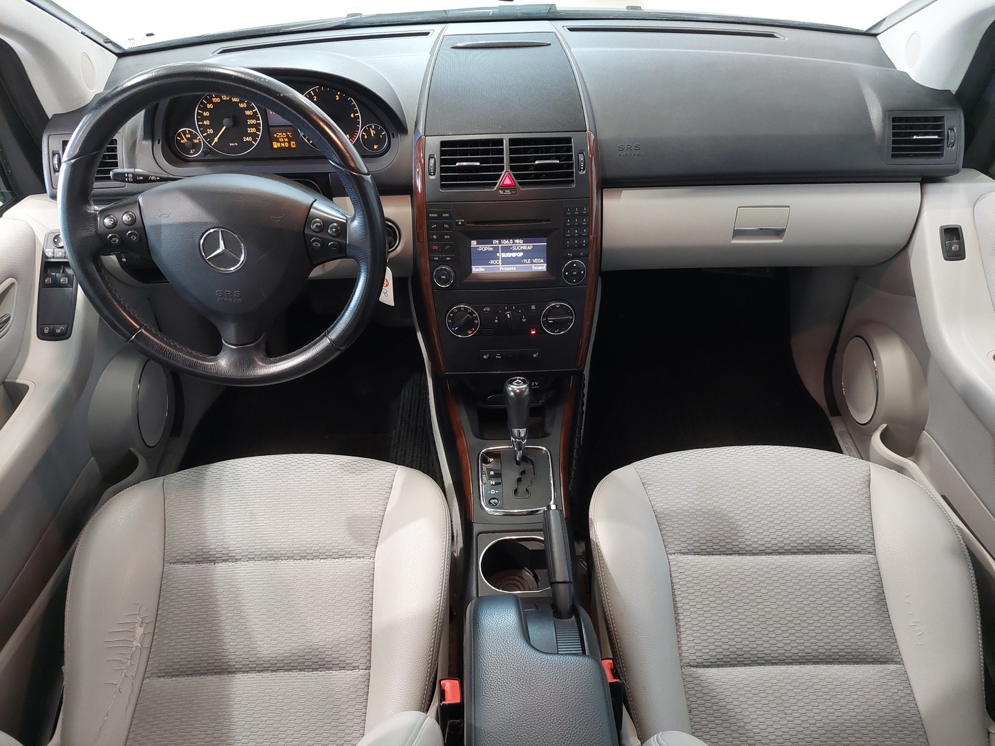 MERCEDES-BENZ A 11