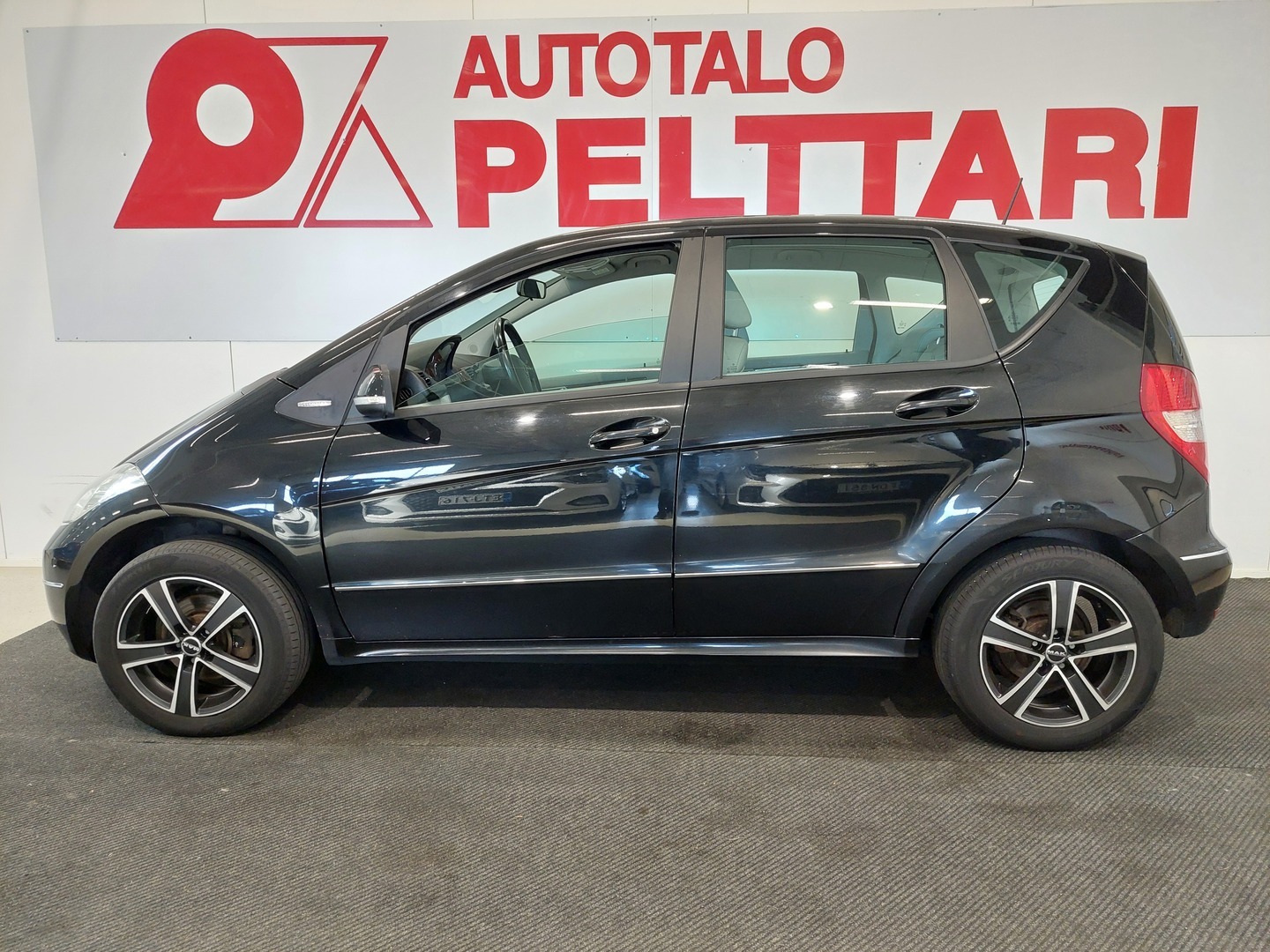 MERCEDES-BENZ A 5