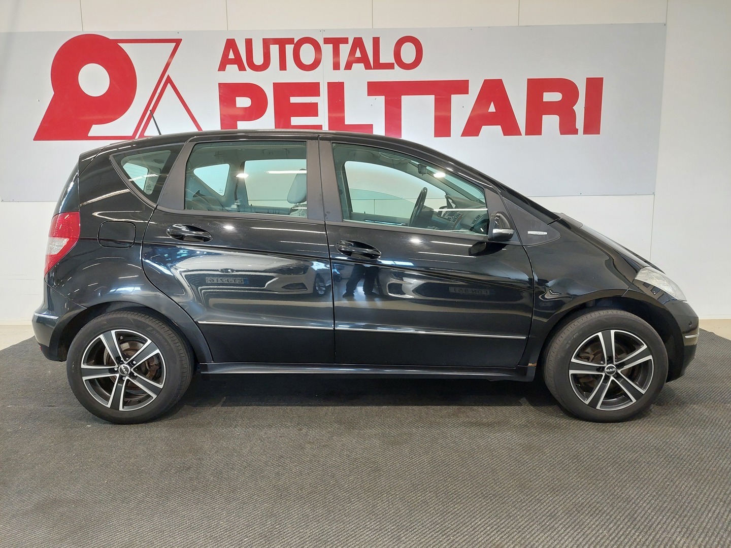 MERCEDES-BENZ A 7