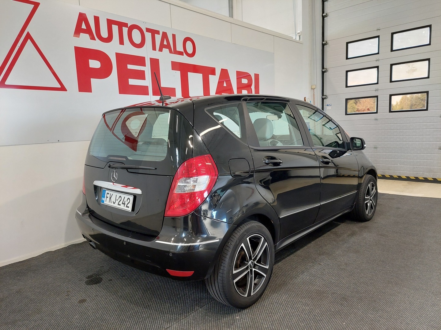 MERCEDES-BENZ A 8