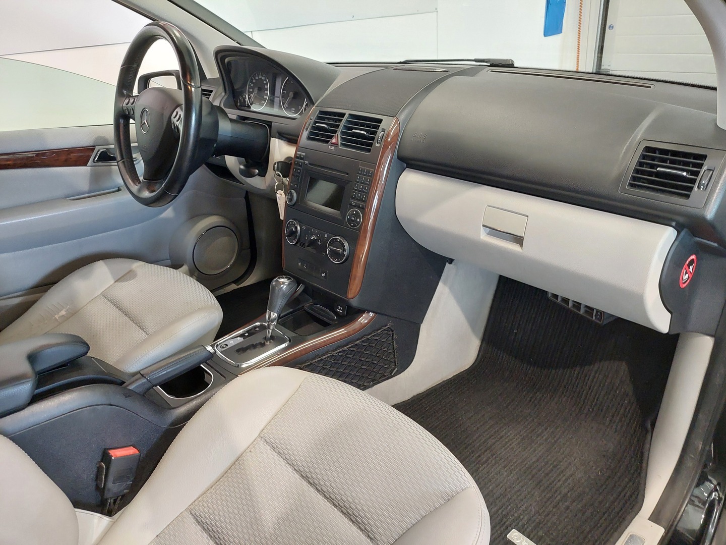 MERCEDES-BENZ A 9