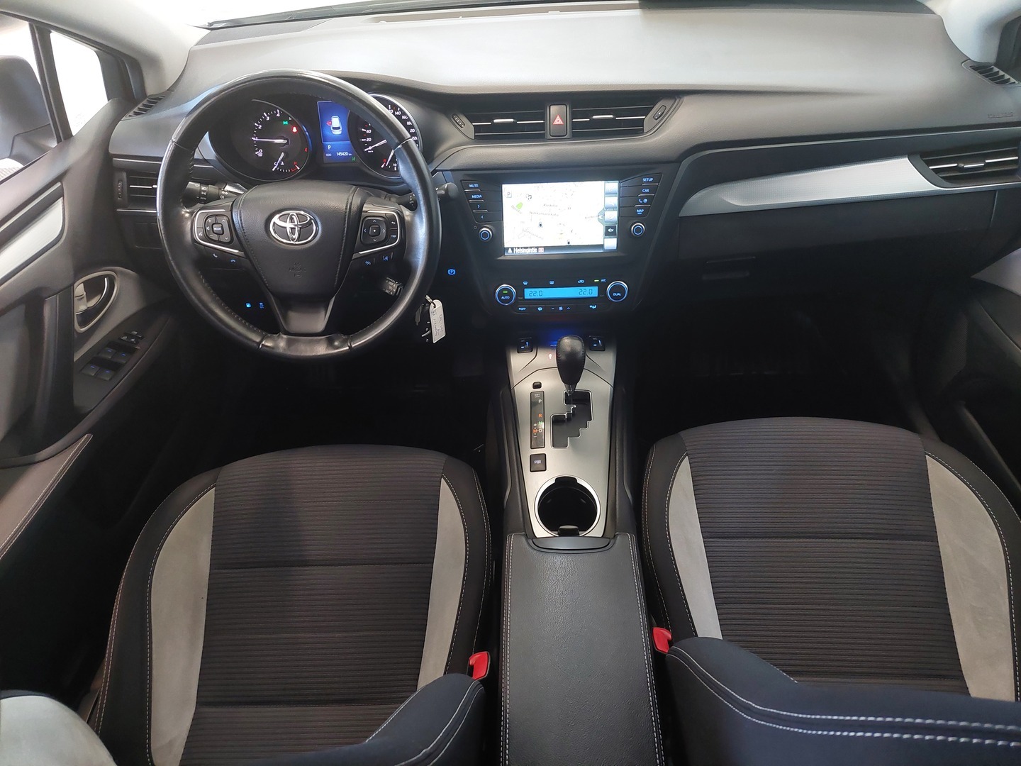 TOYOTA AVENSIS 10