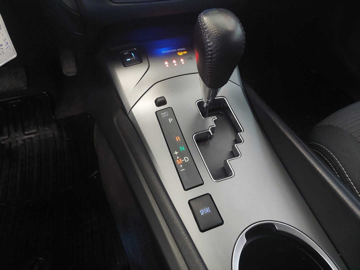 TOYOTA AVENSIS 26