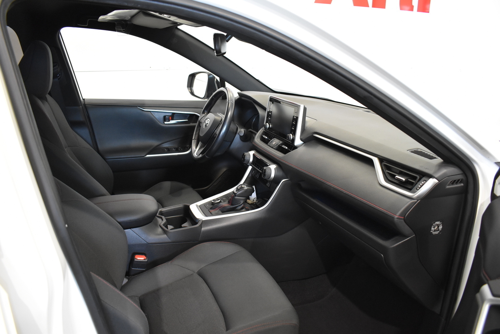 TOYOTA RAV4 Plug-in 10