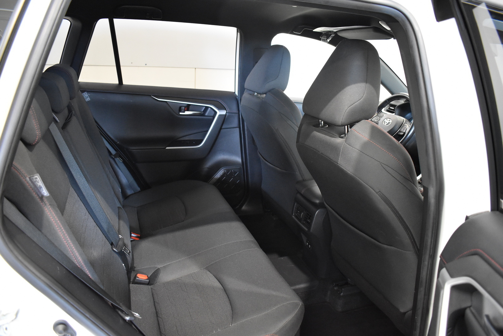 TOYOTA RAV4 Plug-in 11