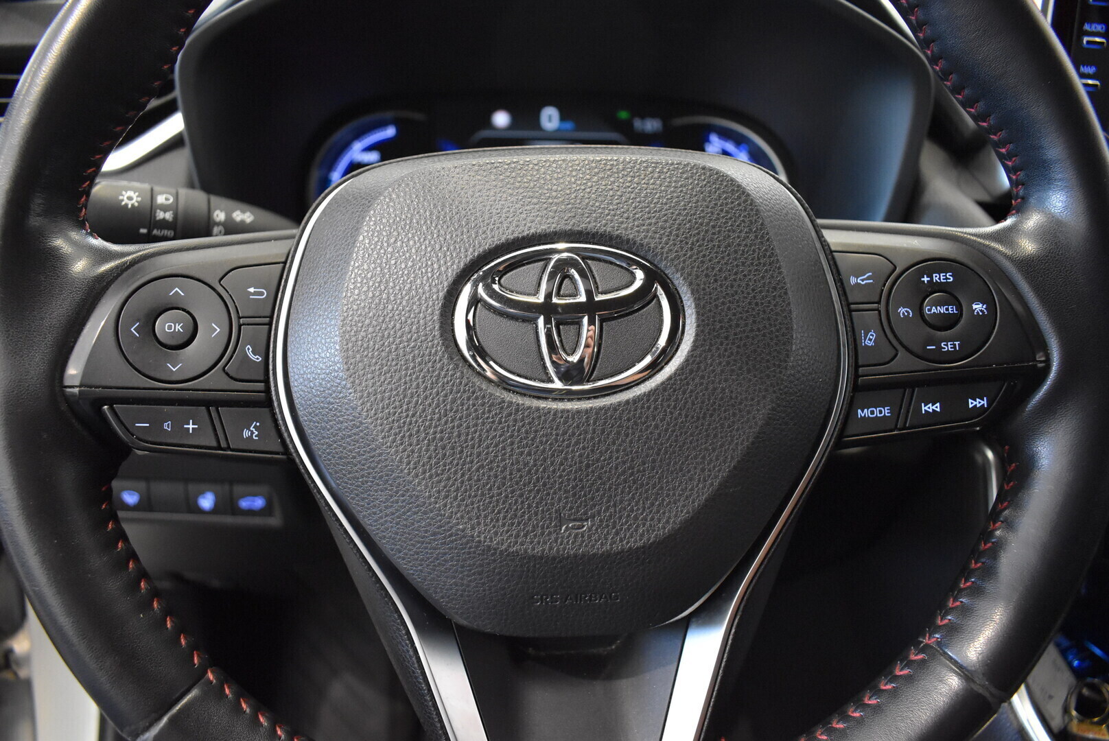 TOYOTA RAV4 Plug-in 13
