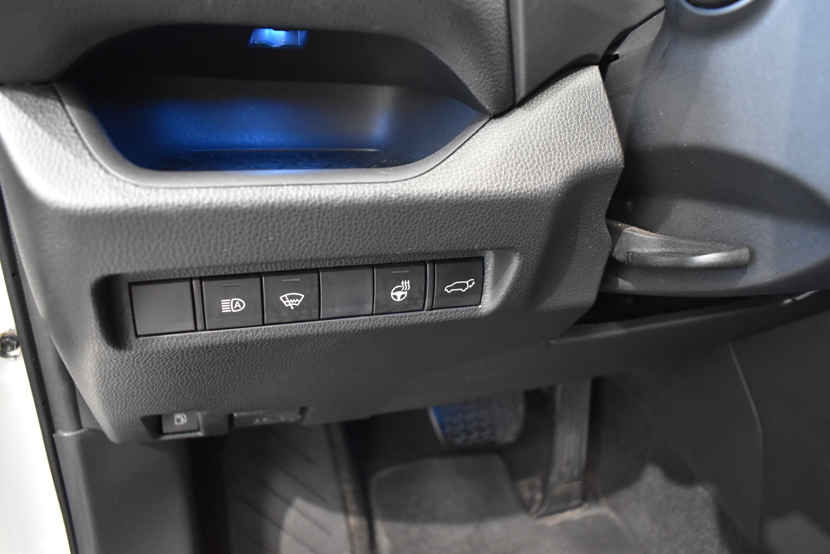 TOYOTA RAV4 Plug-in 16