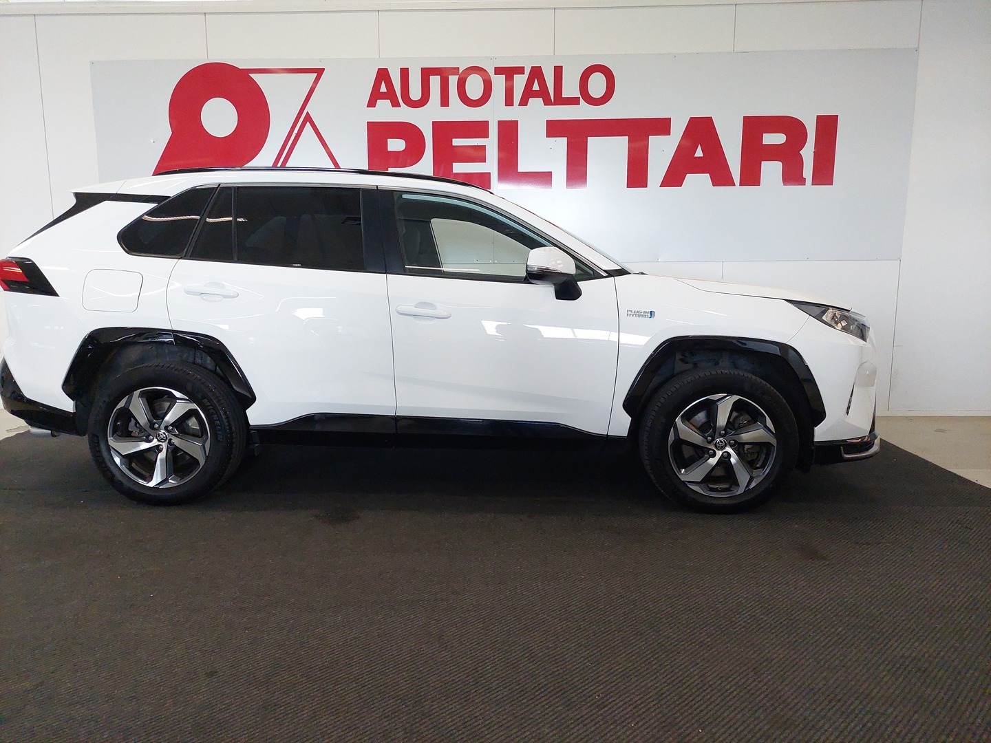 TOYOTA RAV4 Plug-in 5