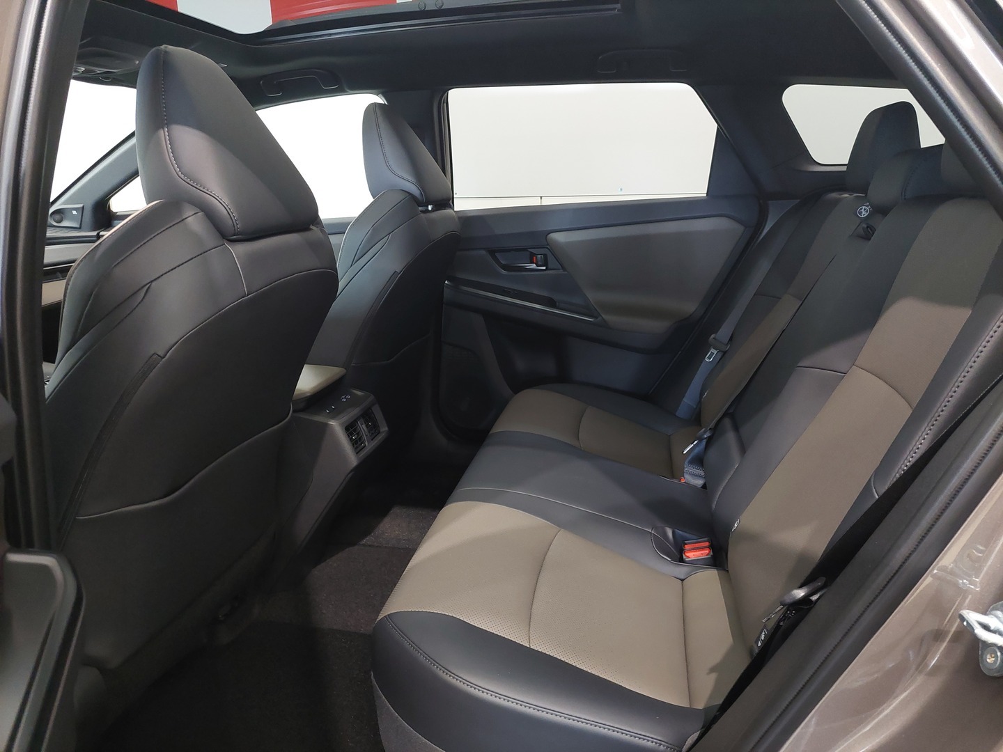 TOYOTA BZ4X TOURING 10