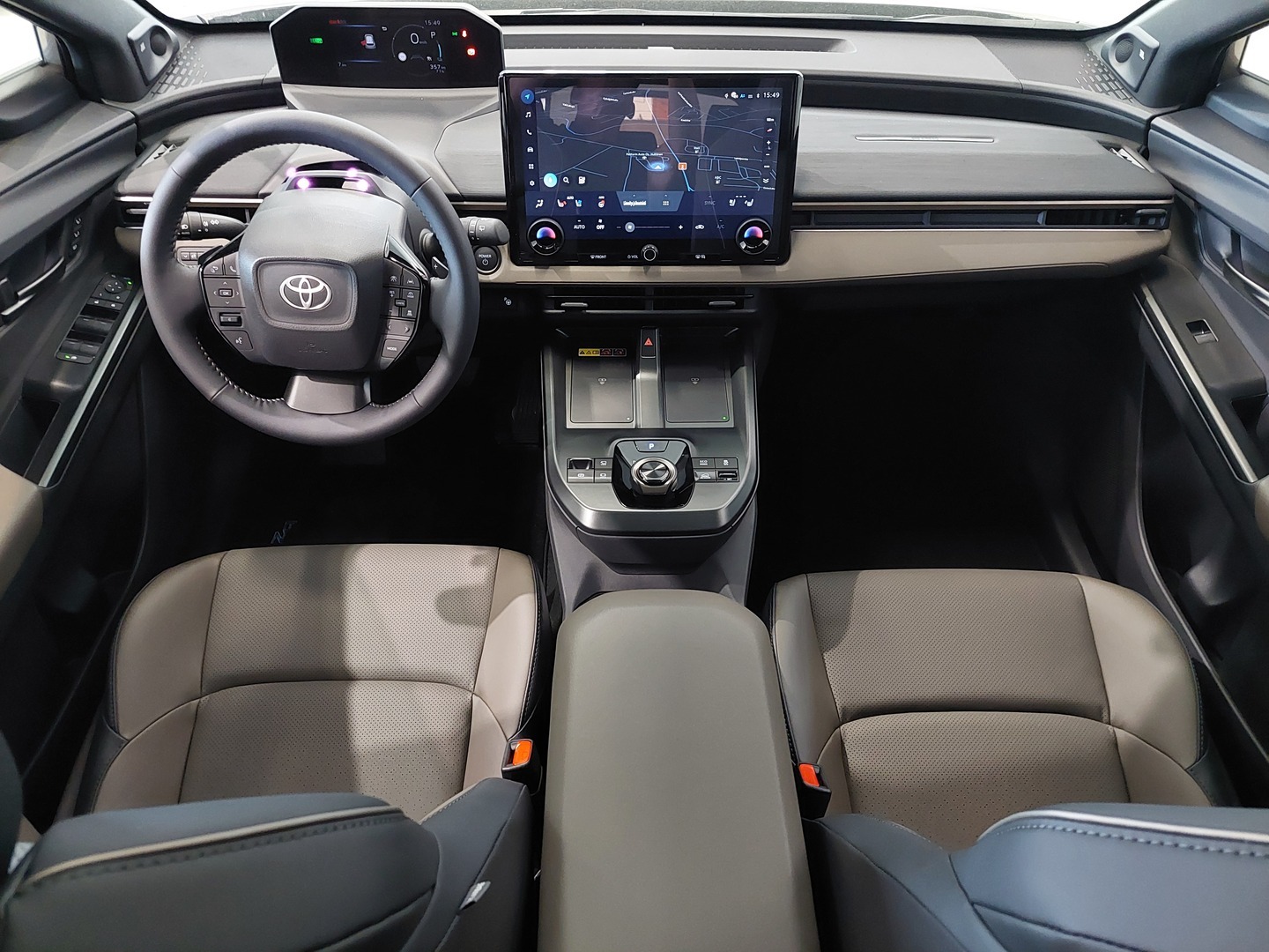TOYOTA BZ4X TOURING 11