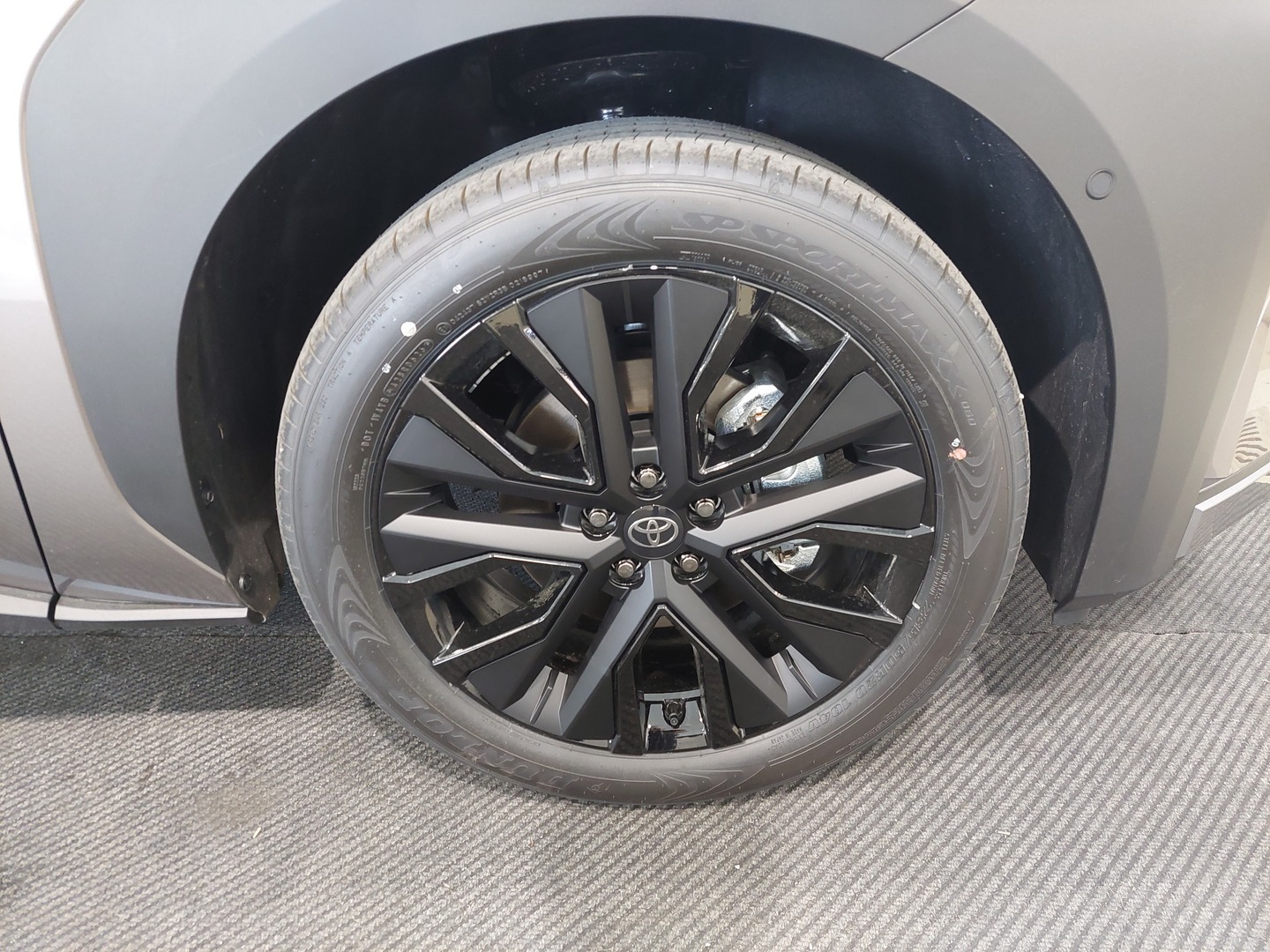 TOYOTA BZ4X TOURING 19