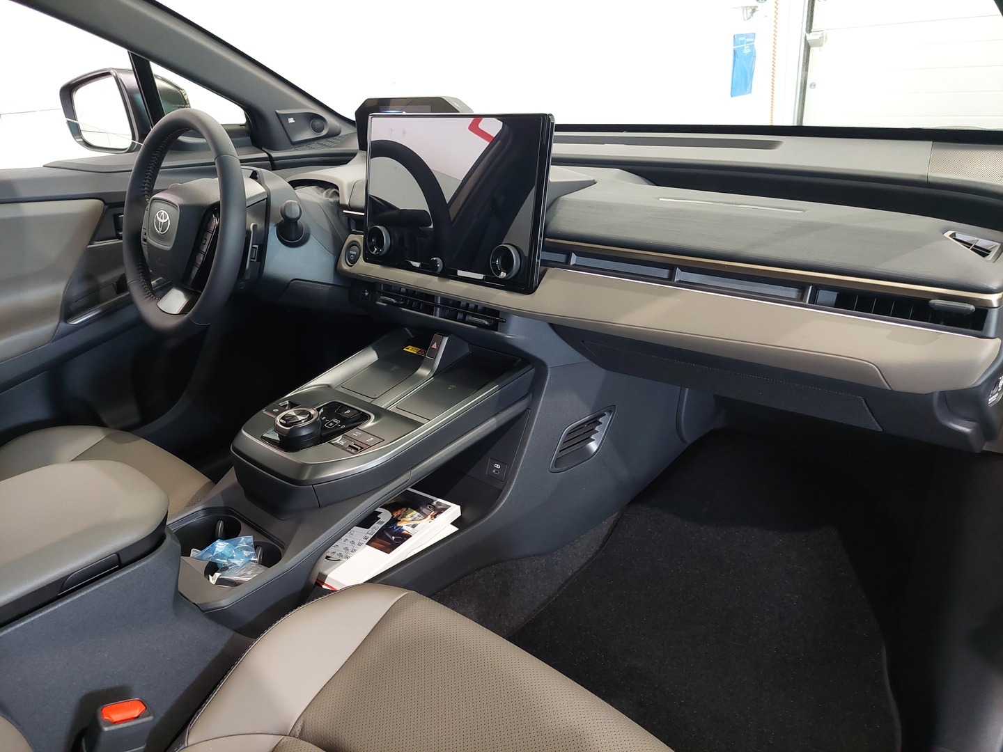 TOYOTA BZ4X TOURING 21