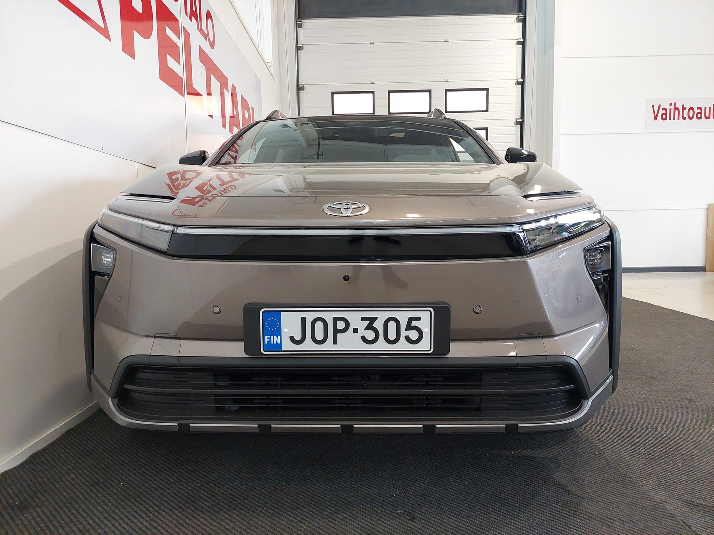 TOYOTA BZ4X TOURING 8