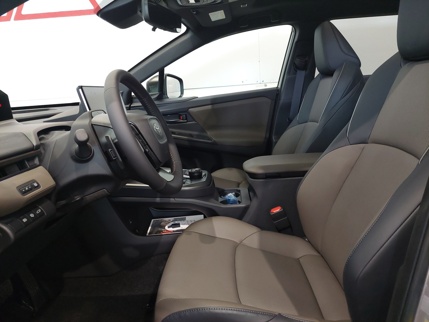 TOYOTA BZ4X TOURING 9