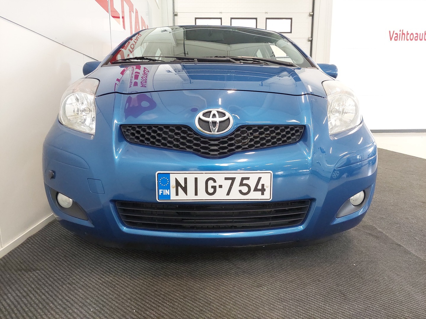 TOYOTA Yaris 11